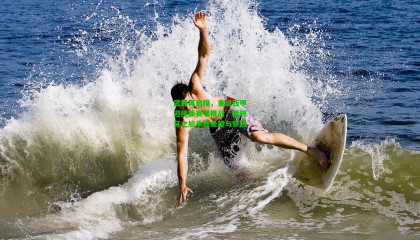 武磊再启程，重返西甲迎接新赛季挑战，西班牙之旅承载希望与梦想